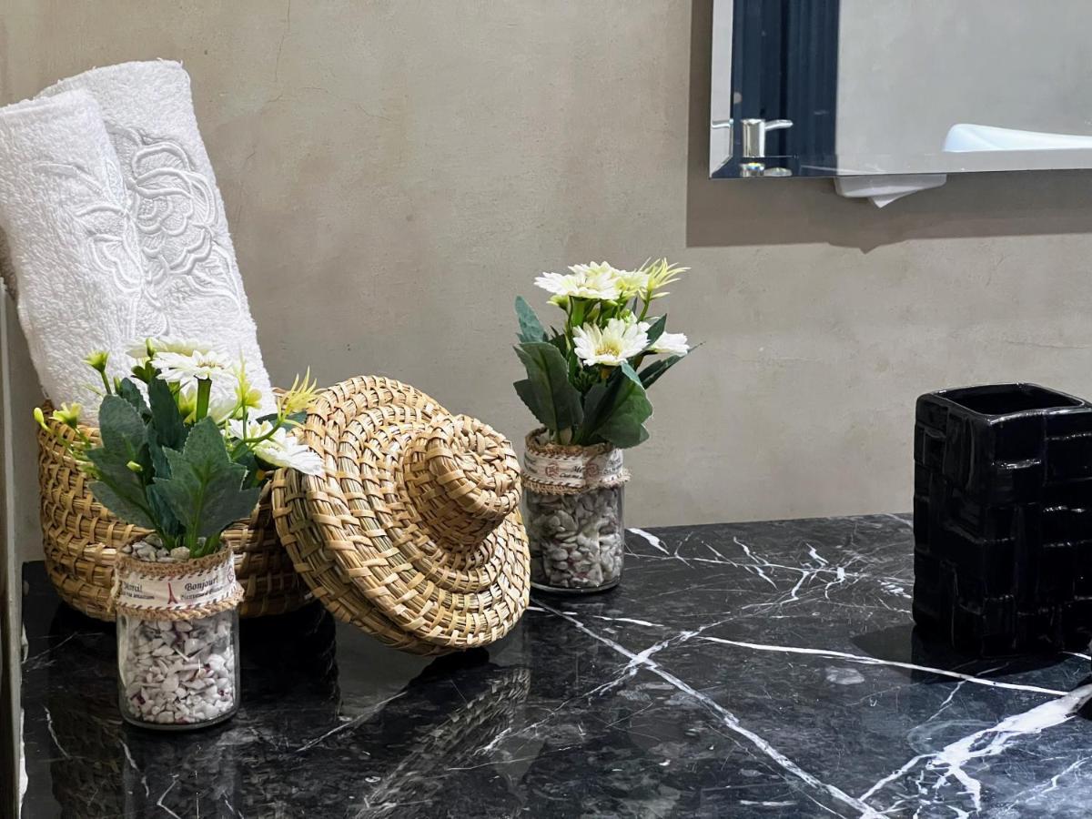 Moderne, Lumineux & Spacieux Avec Balcon -Central -Wifi-Smart Tv-Clim Marrakesh Bagian luar foto