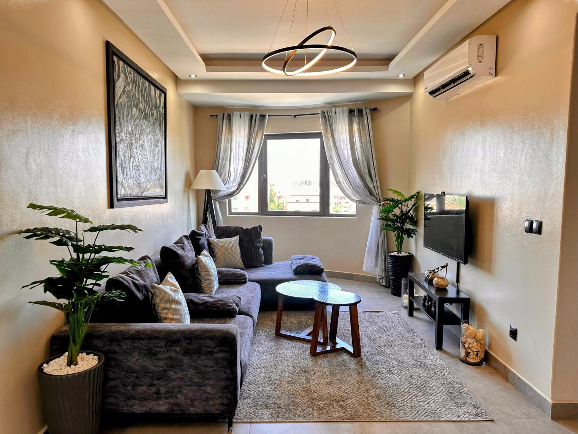 Moderne, Lumineux & Spacieux Avec Balcon -Central -Wifi-Smart Tv-Clim Marrakesh Bagian luar foto